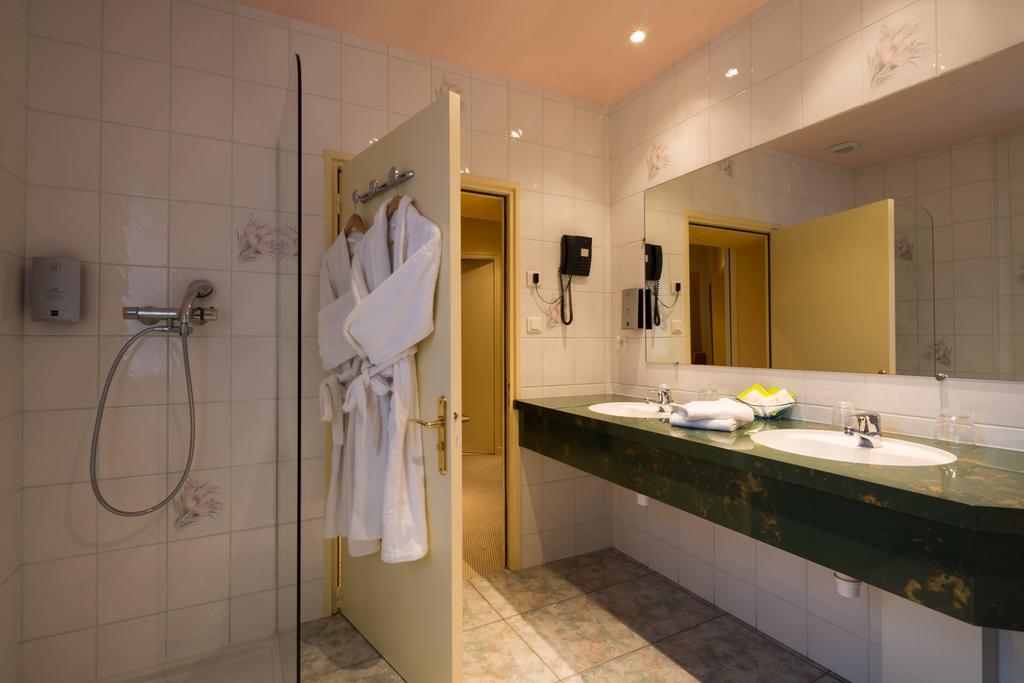 Auberge Du Lac, Sure Hotel Collection By Best Western Mesnil-Saint-Père Eksteriør billede