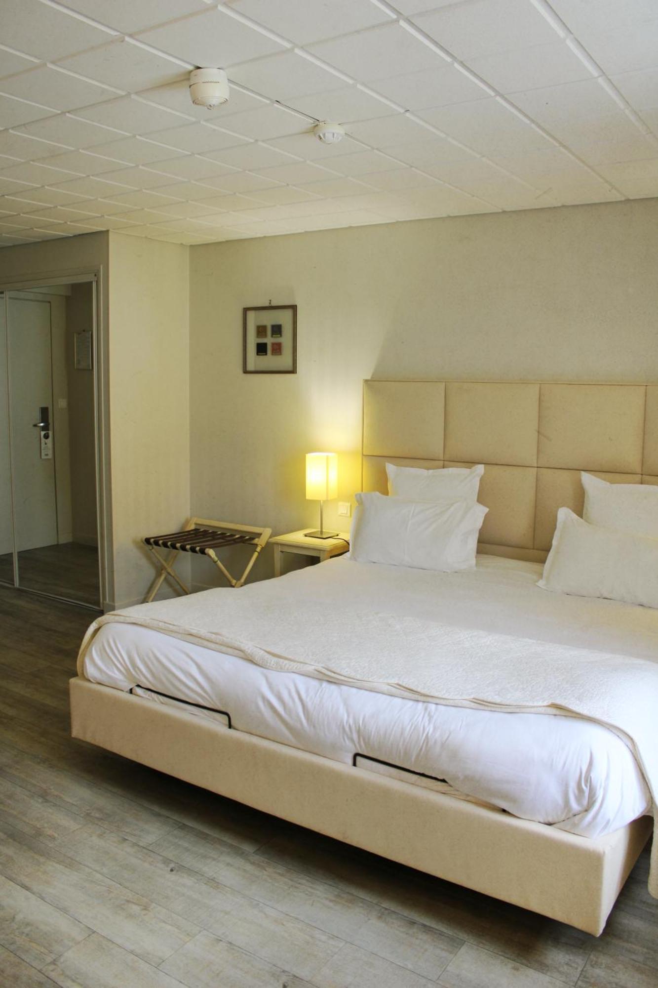 Auberge Du Lac, Sure Hotel Collection By Best Western Mesnil-Saint-Père Eksteriør billede