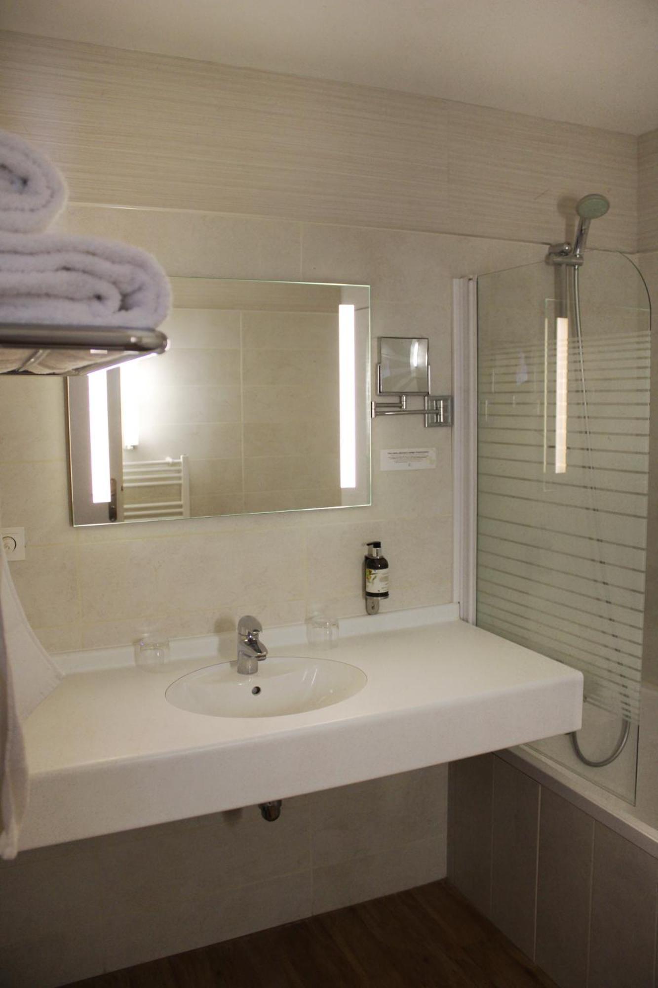 Auberge Du Lac, Sure Hotel Collection By Best Western Mesnil-Saint-Père Eksteriør billede