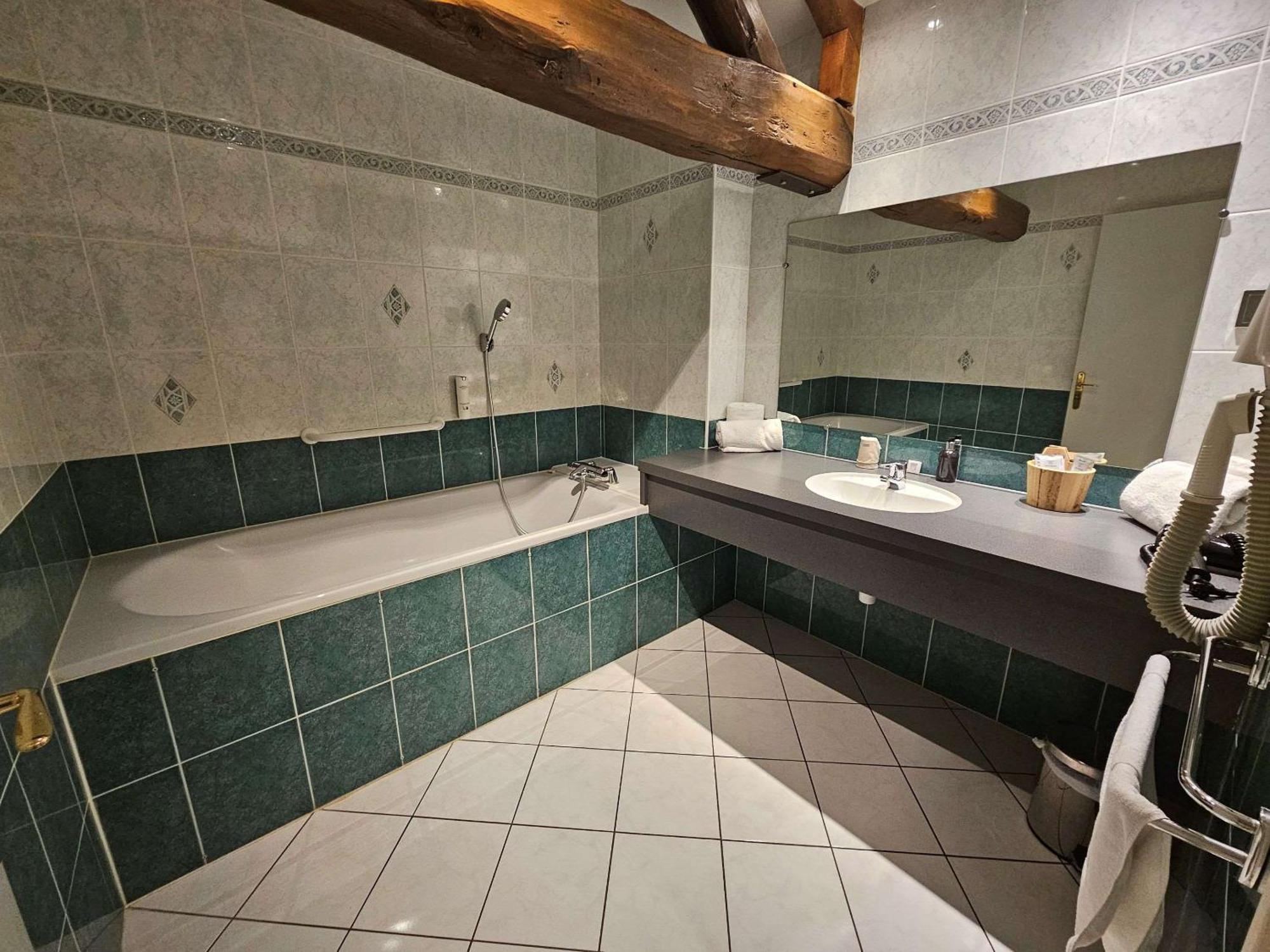 Auberge Du Lac, Sure Hotel Collection By Best Western Mesnil-Saint-Père Eksteriør billede
