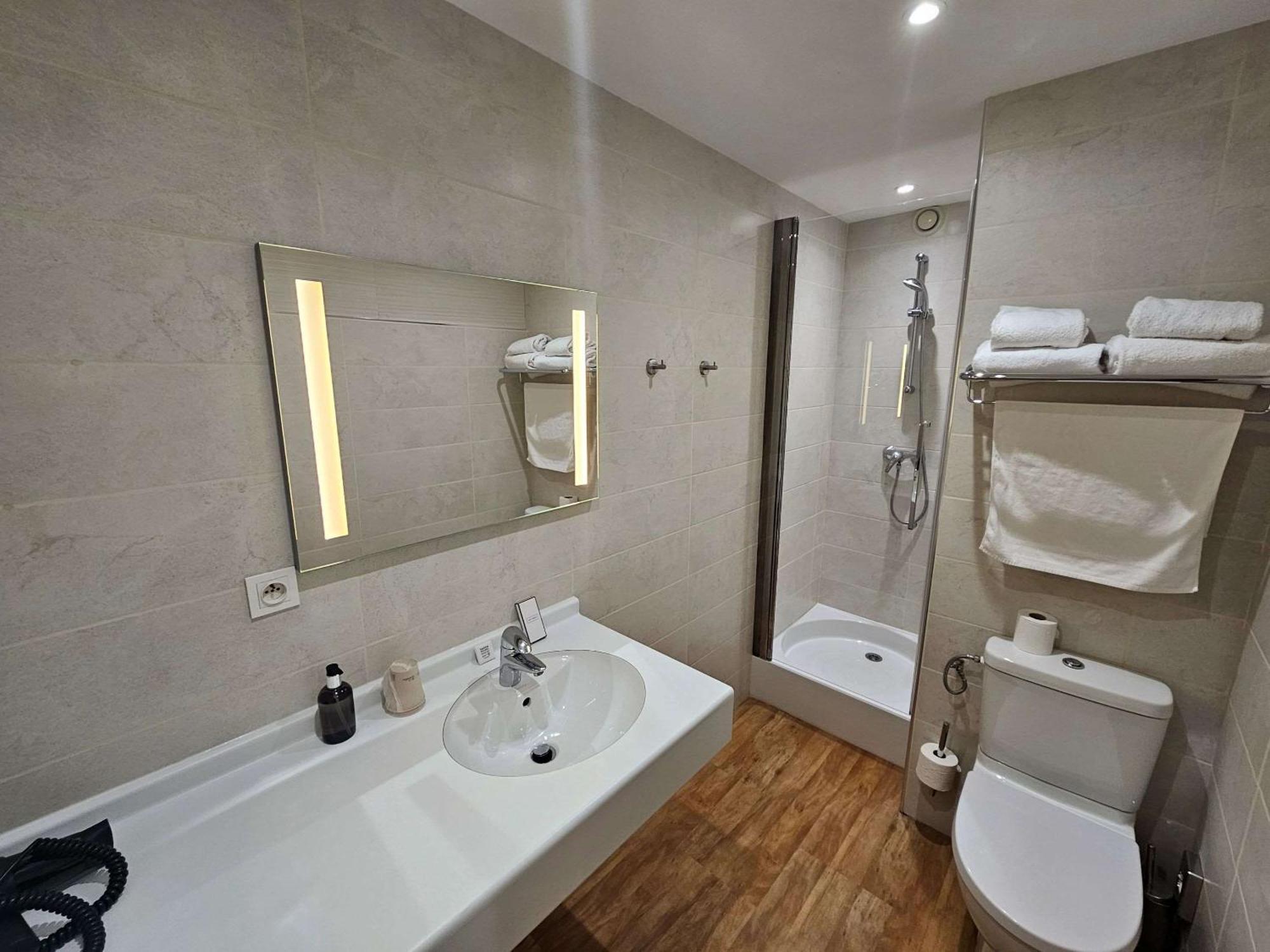 Auberge Du Lac, Sure Hotel Collection By Best Western Mesnil-Saint-Père Eksteriør billede