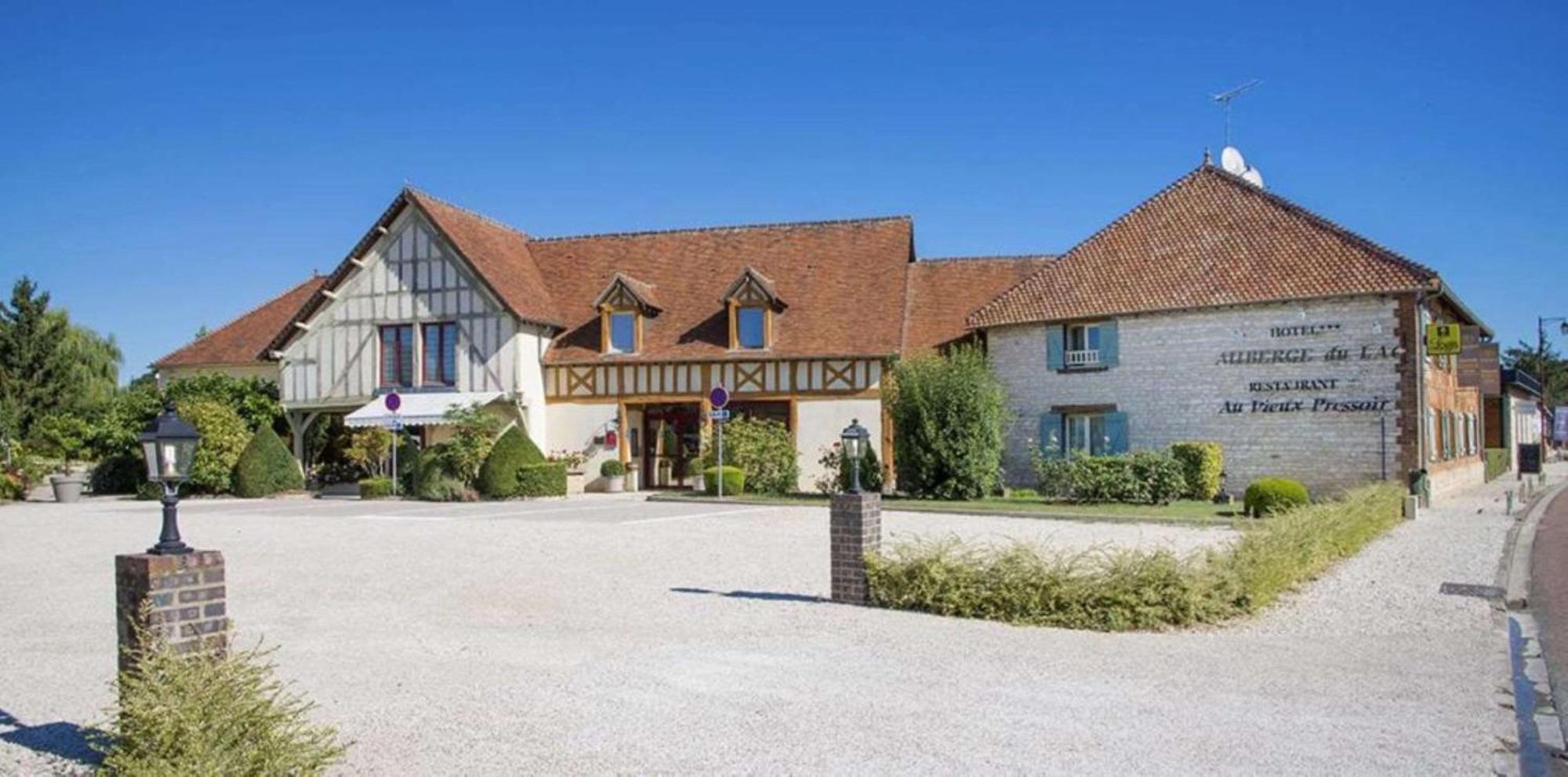 Auberge Du Lac, Sure Hotel Collection By Best Western Mesnil-Saint-Père Eksteriør billede